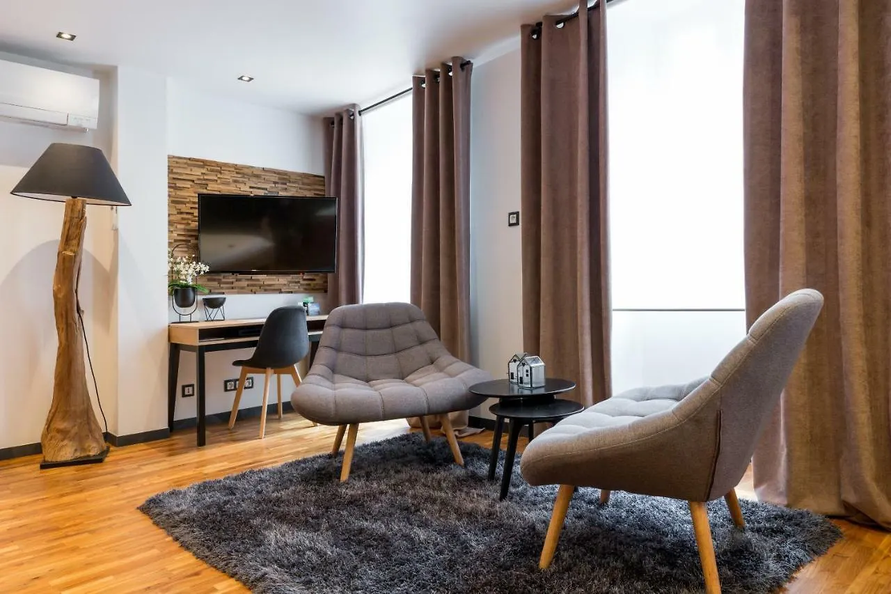 Les suites sainte claire Annecy Appartement