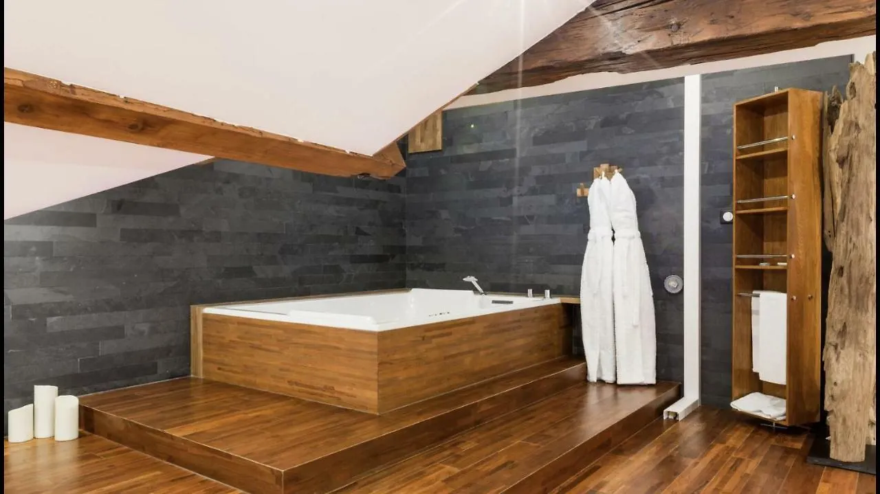 Les suites sainte claire Annecy France